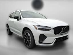 Volvo XC60 Plug-In Hybrid Plus T8 AWD 2026 — side view