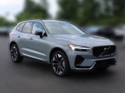 Volvo XC60 Plug-In Hybrid Plus T8 AWD 2026 — side view