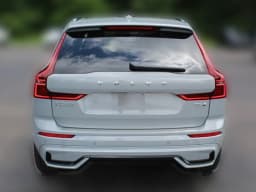 Volvo XC60 Plug-In Hybrid Plus T8 AWD 2026 — side view