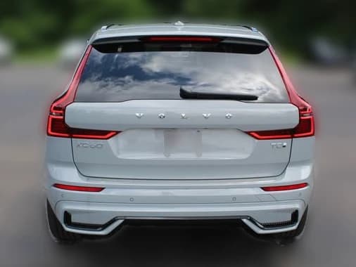 Volvo XC60 Plug-In Hybrid Plus T8 AWD 2026 — side view