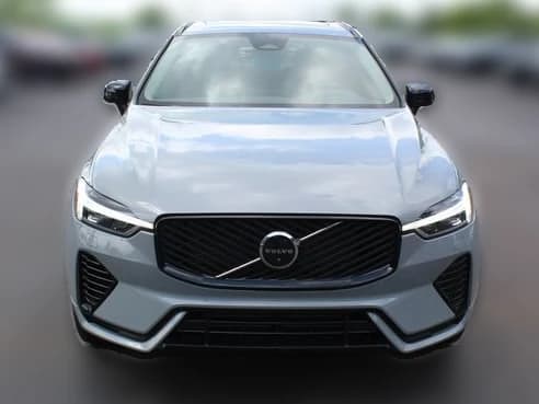 Volvo XC60 Plug-In Hybrid Plus T8 AWD 2026 — side view