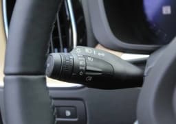 Volvo XC60 Plug-In Hybrid Plus T8 AWD 2026 — side view