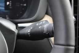 Volvo XC60 Plug-In Hybrid Plus T8 AWD 2026 — side view