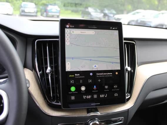 Volvo XC60 Plug-In Hybrid Plus T8 AWD 2026 — side view