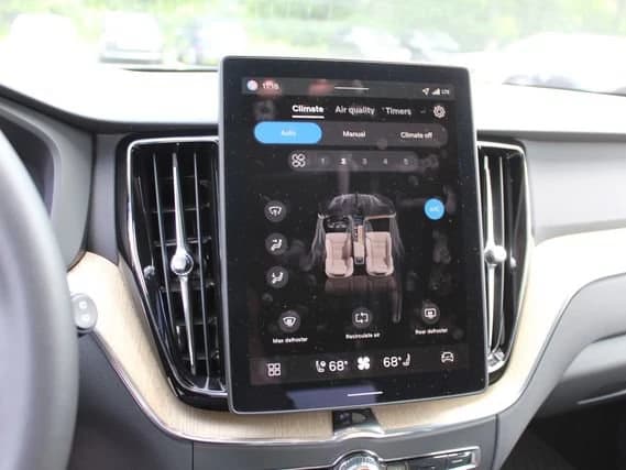 Volvo XC60 Plug-In Hybrid Plus T8 AWD 2026 — side view