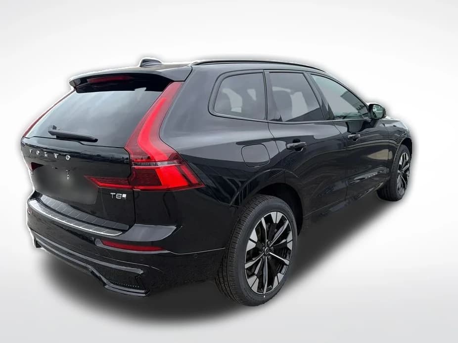 Volvo XC60 Plug-In Hybrid Plus T8 AWD 2026 — side view