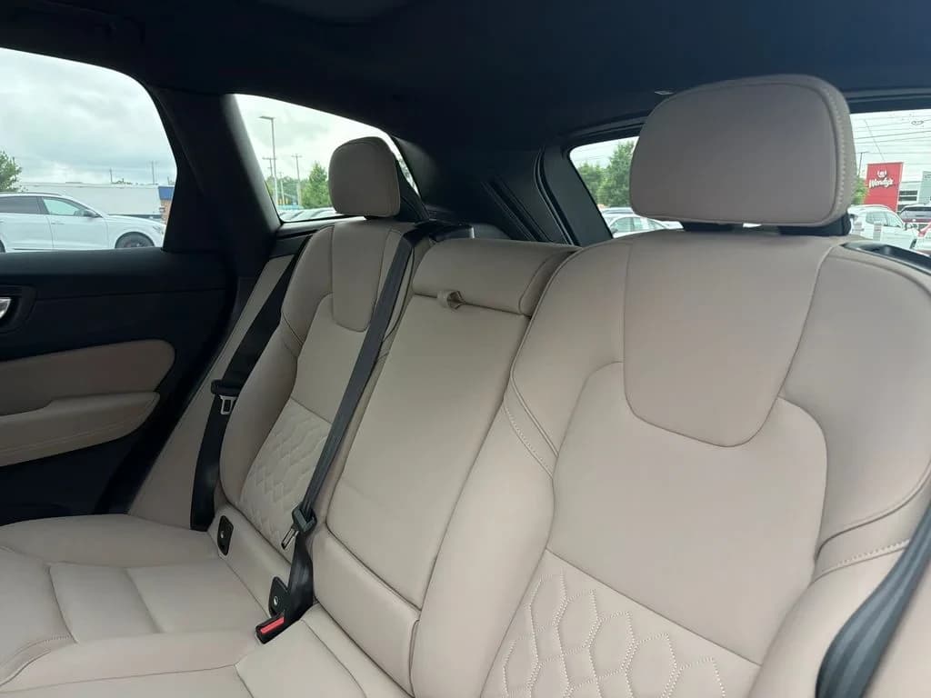 Volvo XC60 Plug-In Hybrid Plus T8 AWD 2026 — side view