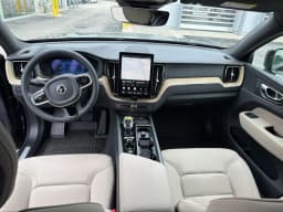 Volvo XC60 Plug-In Hybrid Plus T8 AWD 2026 — side view