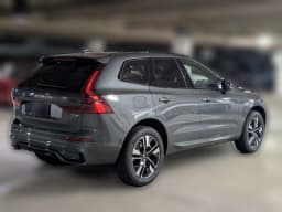 Volvo XC60 Plug-In Hybrid Core T8 AWD 2026 — side view