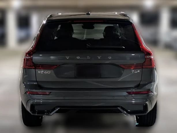 Volvo XC60 Plug-In Hybrid Core T8 AWD 2026 — side view