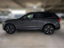 Volvo XC60 Plug-In Hybrid Core T8 AWD 2026 — side view