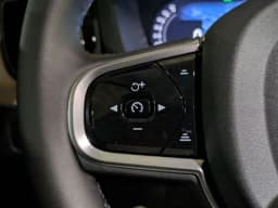 Volvo XC60 Plug-In Hybrid Core T8 AWD 2026 — side view
