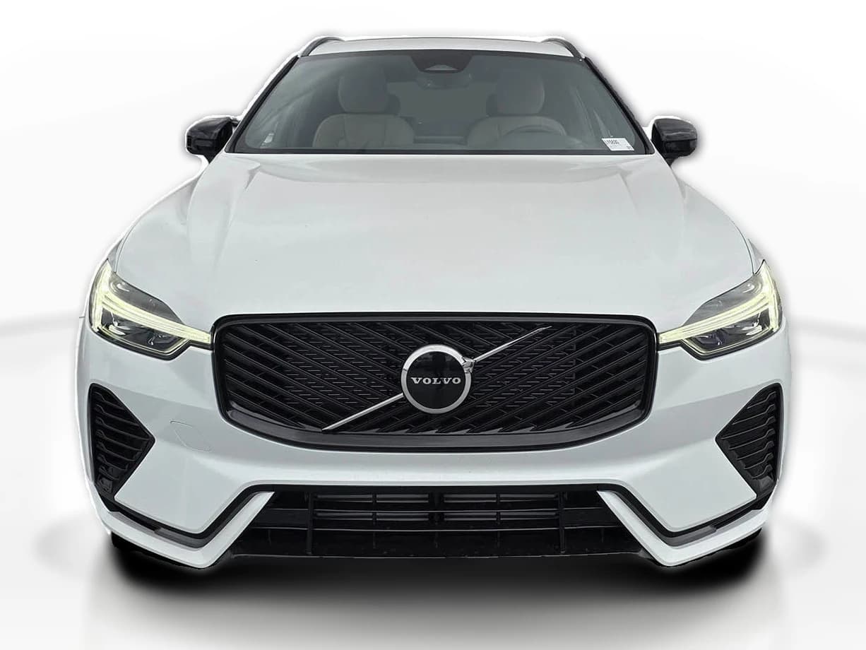 Volvo XC60 Plug-In Hybrid Core T8 AWD 2026 — side view