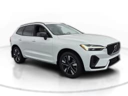 Volvo XC60 Plug-In Hybrid Core T8 AWD 2026 — side view
