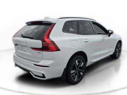 Volvo XC60 Plug-In Hybrid Core T8 AWD 2026 — side view