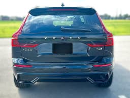 Volvo XC60 Plug-In Hybrid Ultra T8 AWD 2026 — side view
