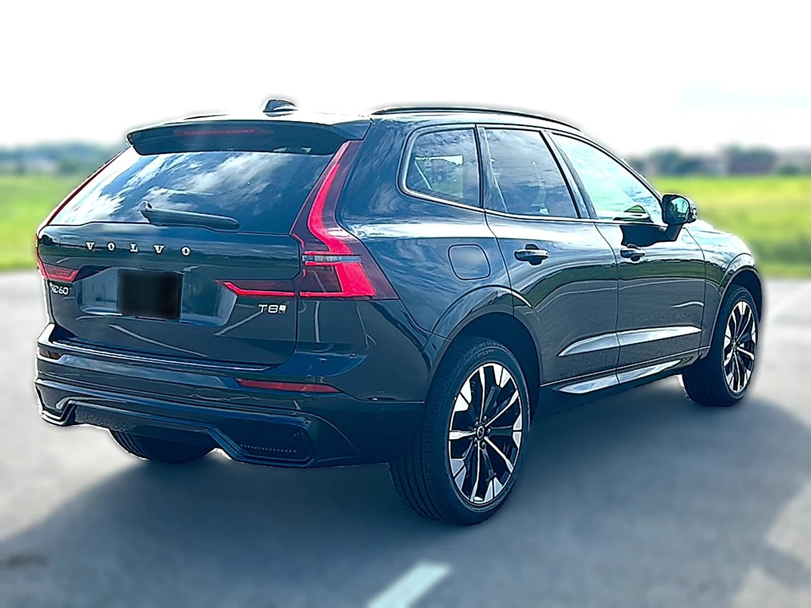 Volvo XC60 Plug-In Hybrid Ultra T8 AWD 2026 — side view