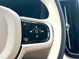 Volvo XC60 Plug-In Hybrid Ultra T8 AWD 2026 — side view