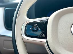 Volvo XC60 Plug-In Hybrid Ultra T8 AWD 2026 — side view
