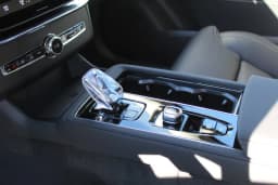 Volvo XC90 Plug-In Hybrid Ultra T8 AWD 6-Seater 2027 — side view