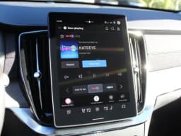 Volvo XC90 Plug-In Hybrid Ultra T8 AWD 6-Seater 2027 — side view