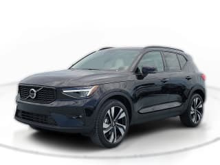Volvo XC40 Plus B4 FWD