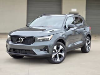 Volvo XC40 Plus B5 AWD