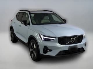 Volvo XC40 Plus B5 AWD