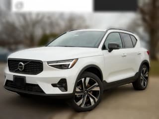 Volvo XC40 Plus B5 AWD