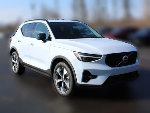Volvo XC40 Plus B5 AWD 2026 — side view