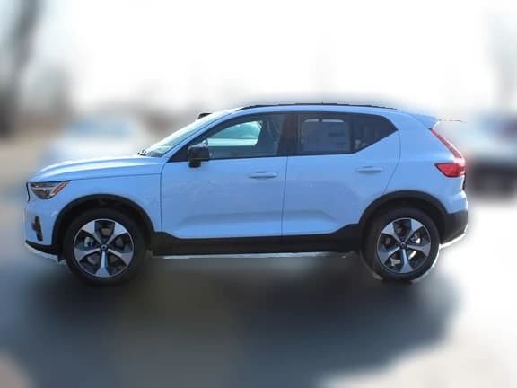 Volvo XC40 Plus B5 AWD 2026 — side view