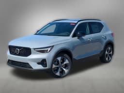 Volvo XC40 Plus B5 AWD 2026 — side view