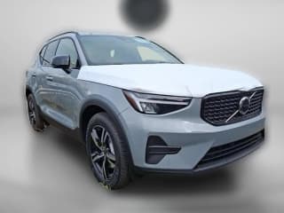 Volvo XC40 Core B5 AWD