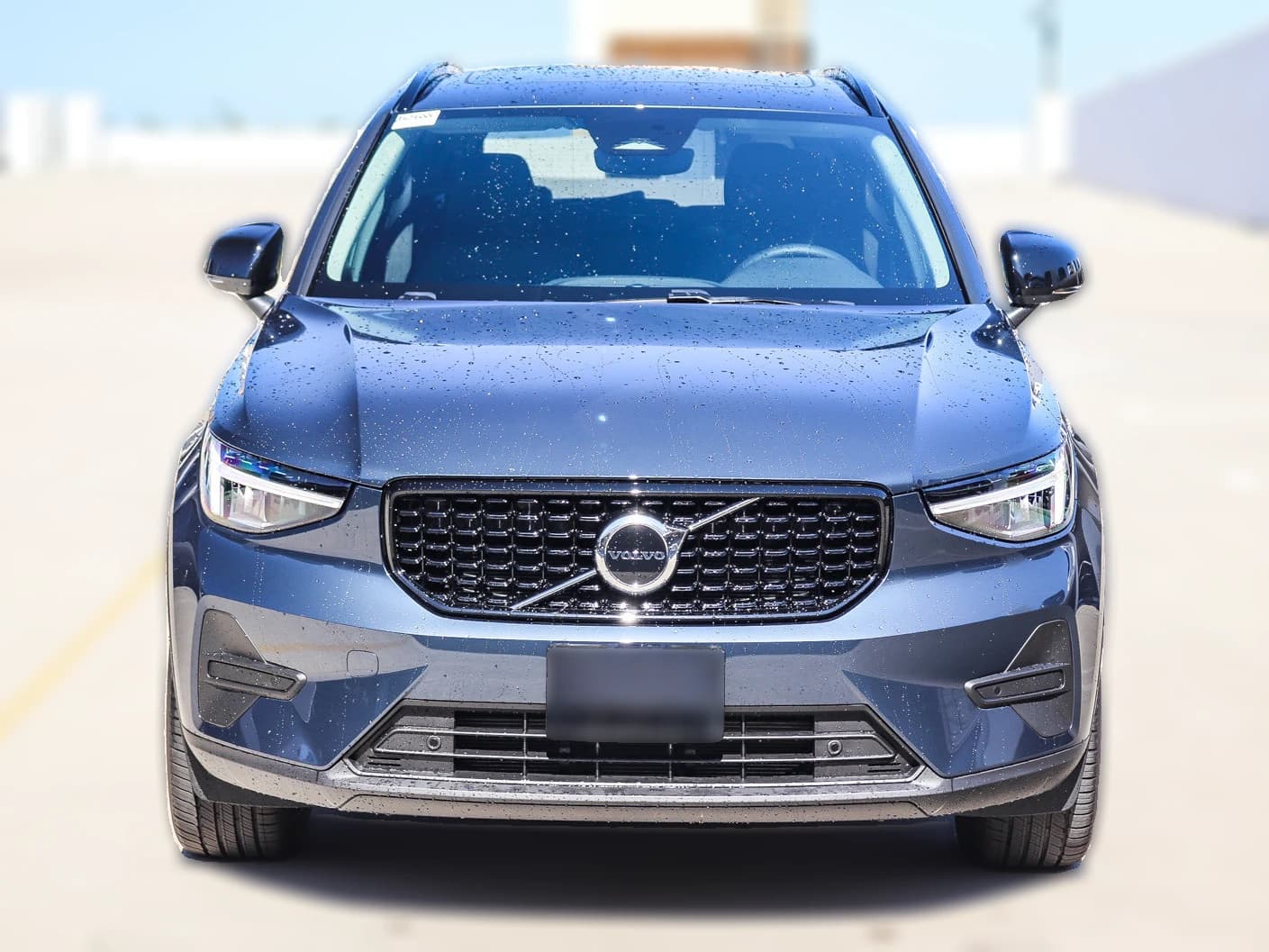 Volvo XC40 Core B5 AWD 2026 — side view