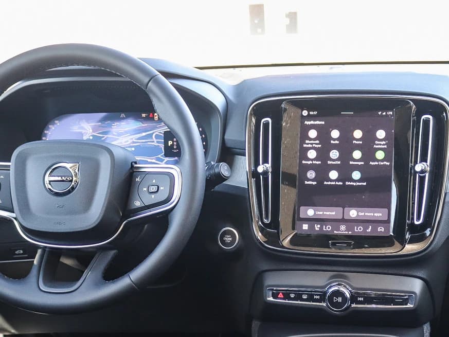 Volvo XC40 Core B5 AWD 2026 — side view