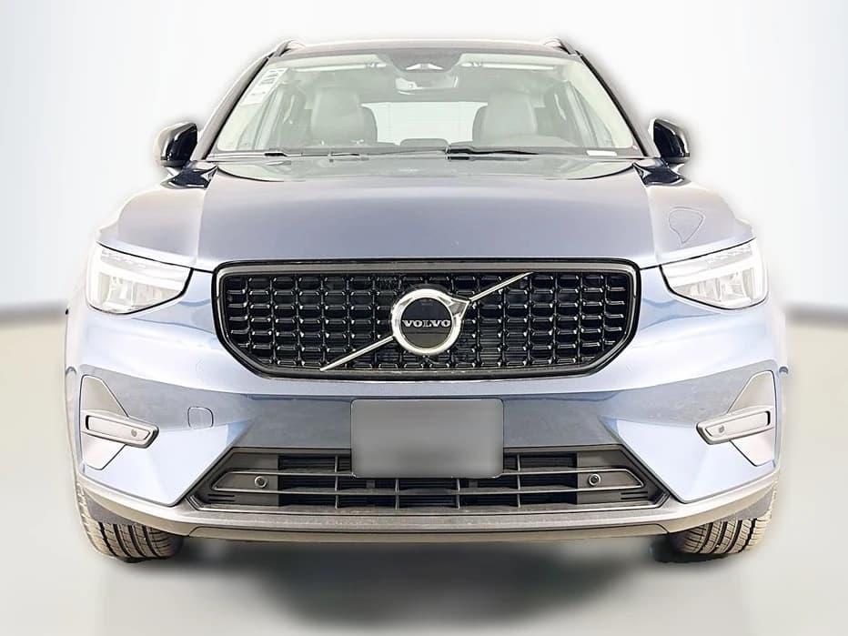 Volvo XC40 Core B5 AWD 2026 — side view