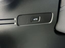 Volvo XC40 Core B5 AWD 2026 — side view