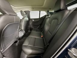 Volvo XC40 Core B5 AWD 2026 — side view