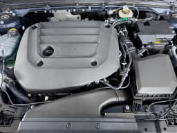 Volvo XC40 Core B5 AWD 2026 — side view