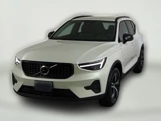 Volvo XC40 Core B5 AWD