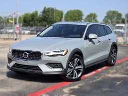 Volvo V60 Cross Country Plus B5 AWD 2026 — side view