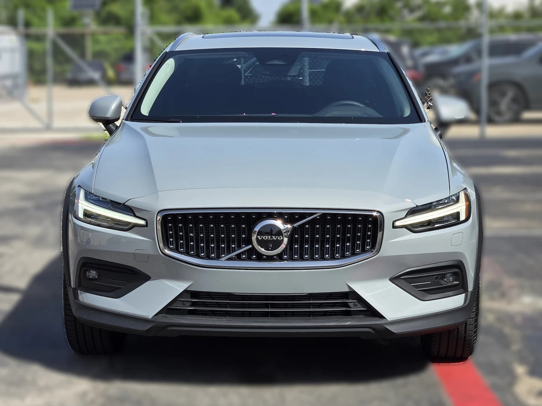 Volvo V60 Cross Country Plus B5 AWD 2026 — side view