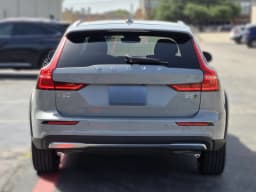 Volvo V60 Cross Country Plus B5 AWD 2026 — side view