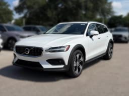 Volvo V60 Cross Country Plus B5 AWD 2026 — side view