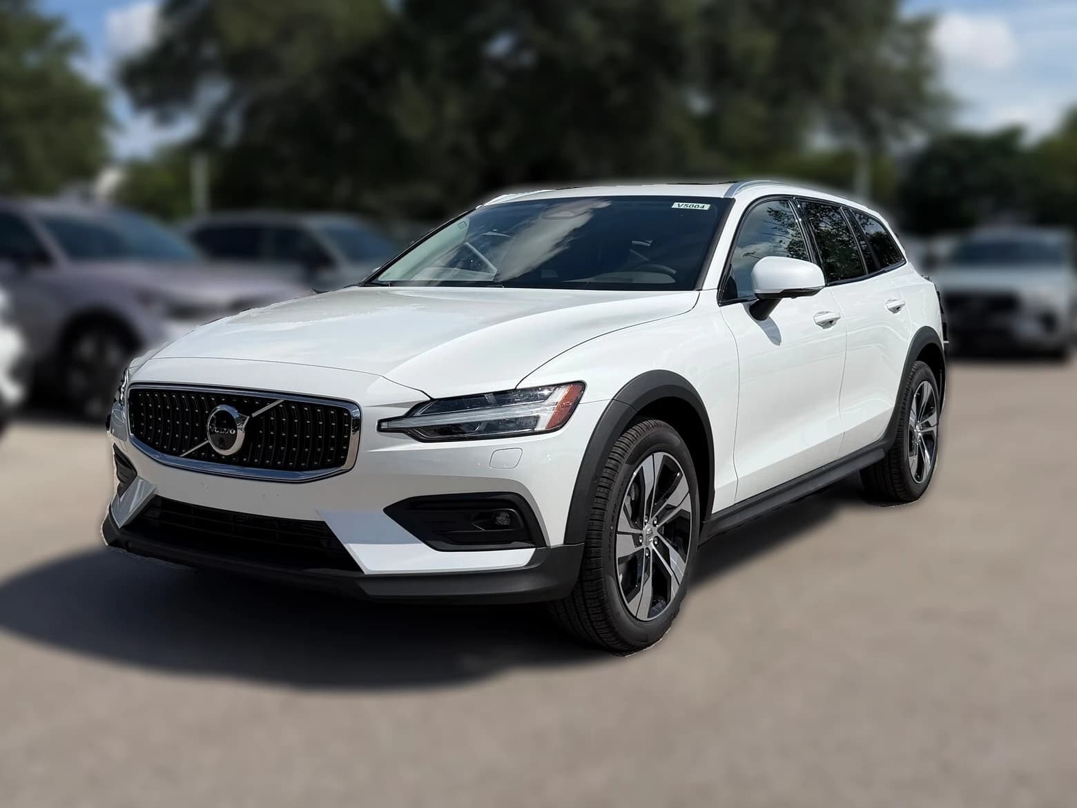 Volvo V60 Cross Country Plus B5 AWD 2026 — side view