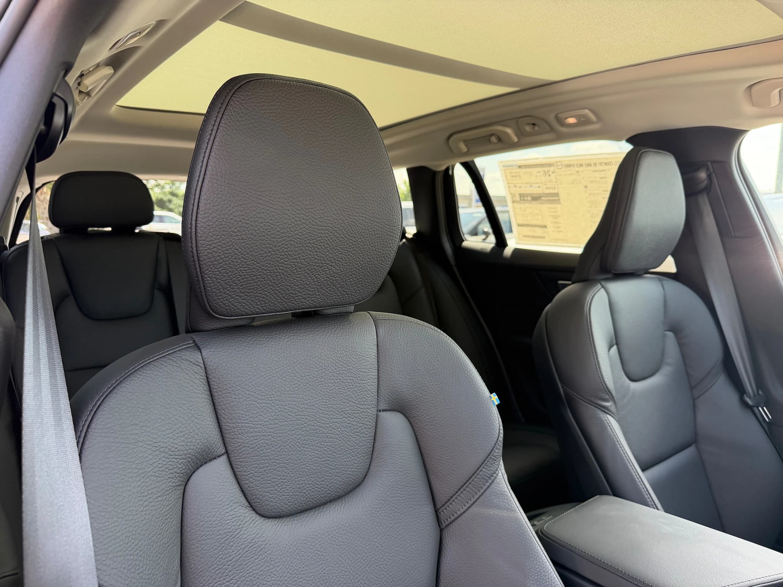 Volvo V60 Cross Country Plus B5 AWD 2026 — side view