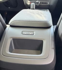 Volvo V60 Cross Country Plus B5 AWD 2026 — side view
