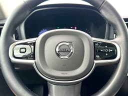 Volvo V60 Cross Country Ultra B5 AWD 2026 — side view