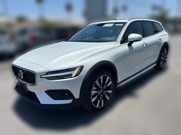 Volvo V60 Cross Country Ultra B5 AWD 2026 — side view