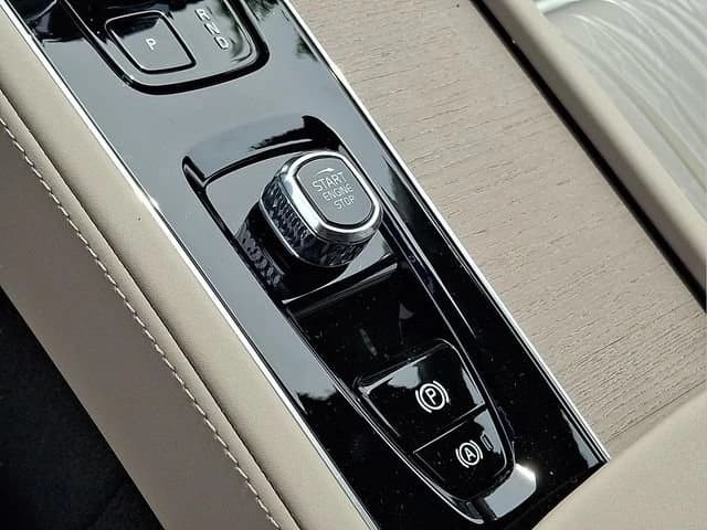 Volvo XC90 Plus B5 AWD 7-Seater 2026 — side view